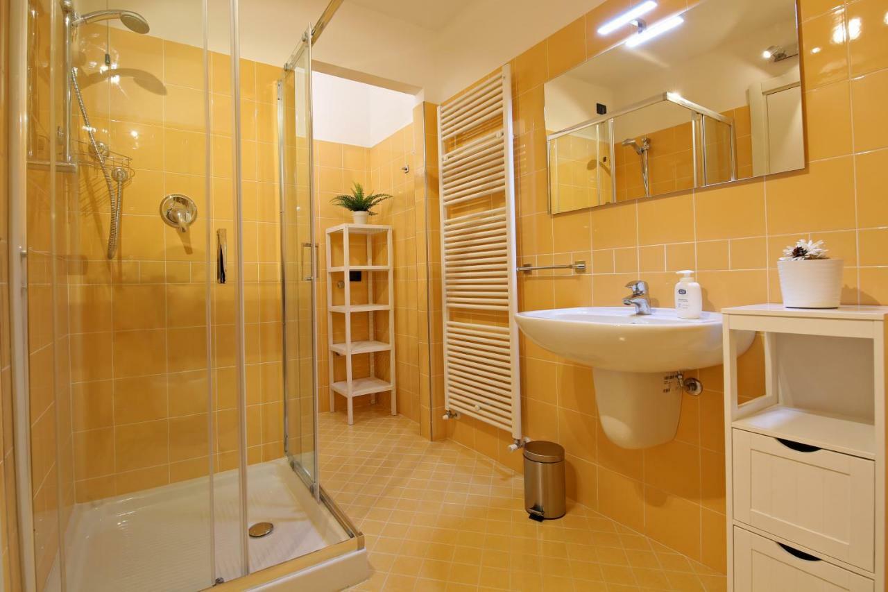 Bellagio Dreams Apt, Pool, With Private Garden, Near Lake Ngoại thất bức ảnh